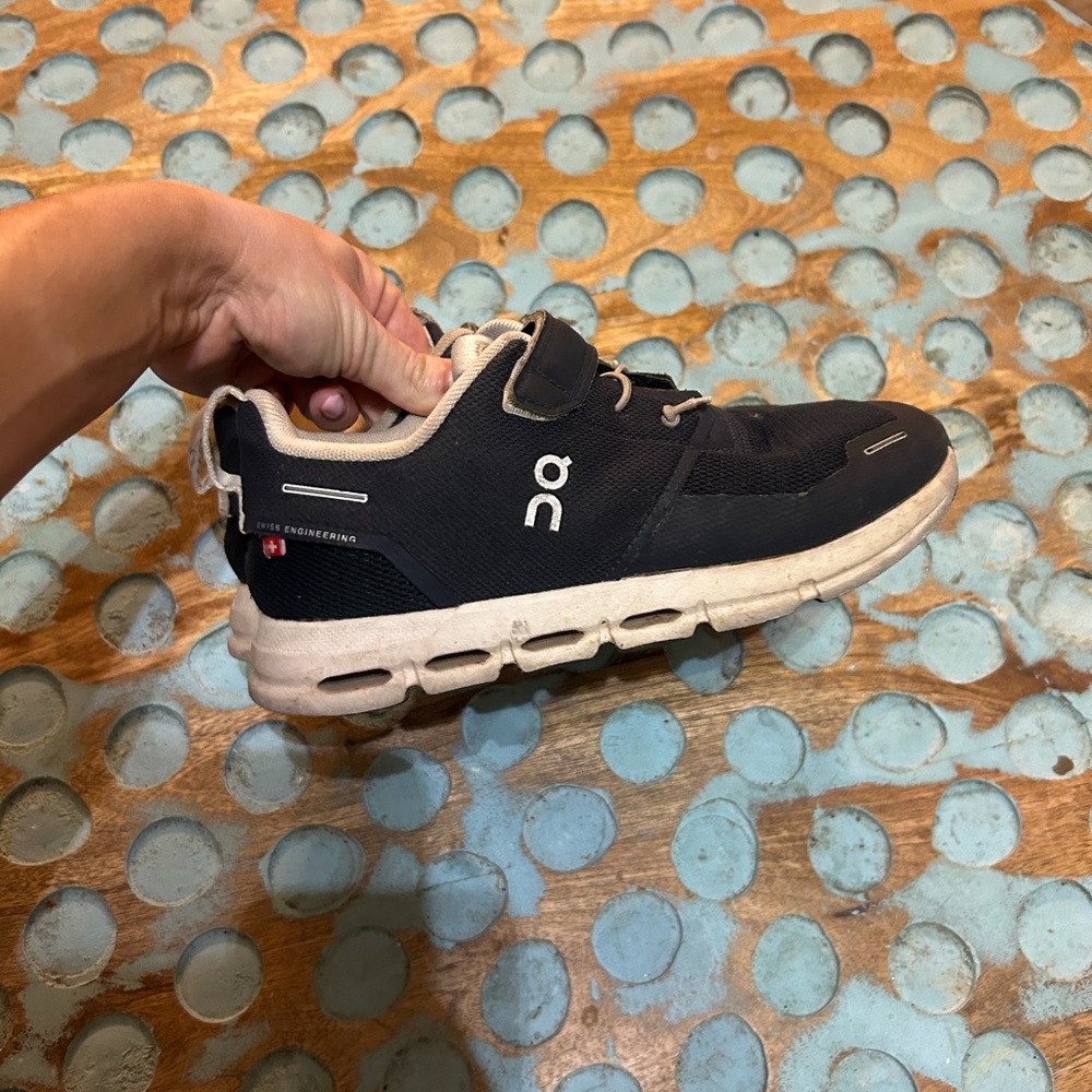 On clouds navy Sneakers